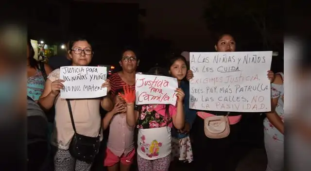 Plantón a las afueras de la comisaría de Payet para pedir justicia por la muerte de Camilita