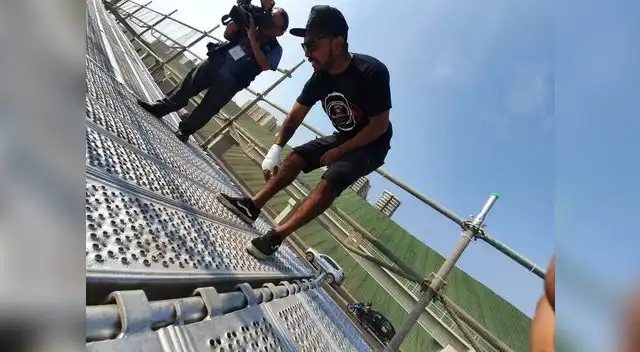 Joven denuncia que el puente provisional es un peligro para la sociedad.
