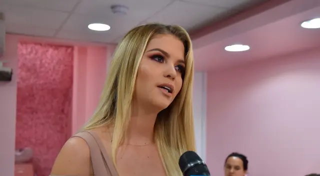 La empresaria confesó que la pequeña le ha enseñado mucho al luchar con esta terrible enfermedad. La empresaria confesó que la pequeña le ha enseñado mucho al luchar con esta terrible enfermedad.