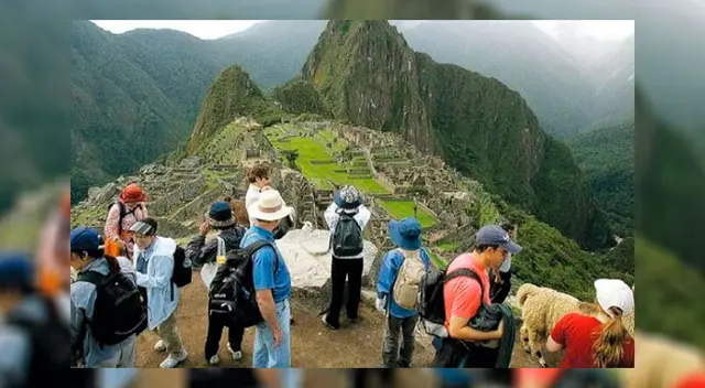Turistas en Machu Picchu