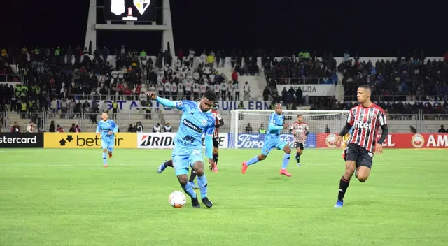 Binacional y Sao Paulo jugaron un intenso partido en Juliaca | Foto: David Ramos / @DeChalaca