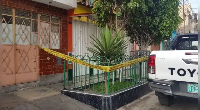 Vecinos de la zona indicaron que en la vivienda donde ocurrió el asesinato,  se hace con frecuencia fiestas.