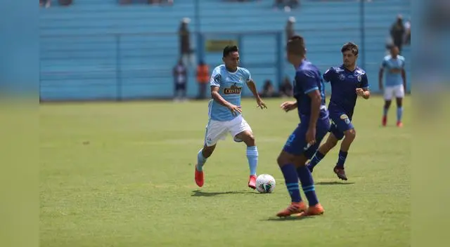 Una vez más Cristal decepcionó de local y cayó ante Carlos Stein.