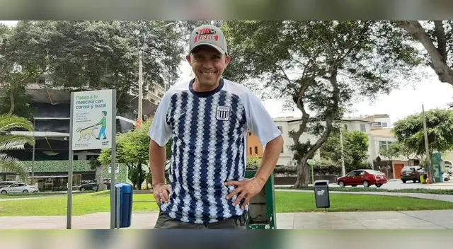 Marquinho con la blanquiazul que alguna vez lució. Marquinho con la blanquiazul que alguna vez lució.