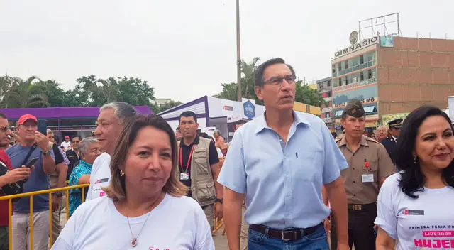 Martín Vizcarra junto a la ministras de la Producción y de la Mujer. Martín Vizcarra junto a la ministras de la Producción y de la Mujer.