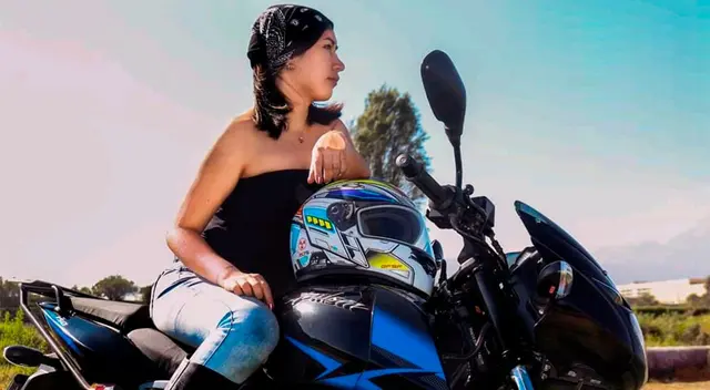 Mujeres en motocicletas