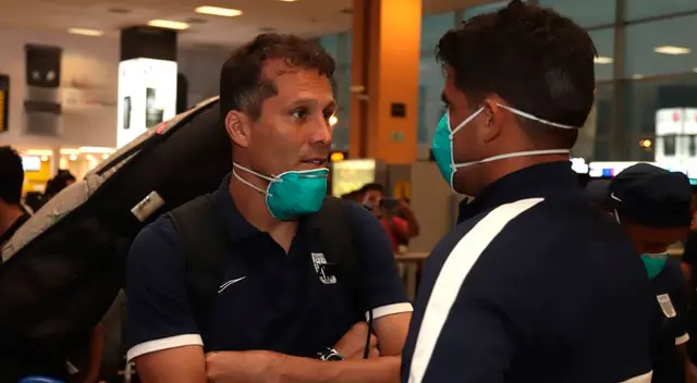 Jugadores utilizaron mascarillas para prevenir contagio por coronavirus. Jugadores utilizaron mascarillas para prevenir contagio por coronavirus.