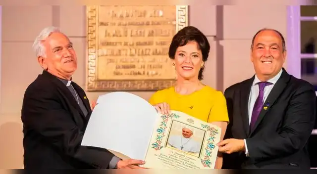 ugusto Pérez Araníbar celebra sus 90 años de creación protegiendo y educando a miles de niños.