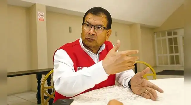 Ministro Montenegro desde su cuenta de Twitter exhorta a la ciudadanía tener tranquilidad respecto al coronavirus.