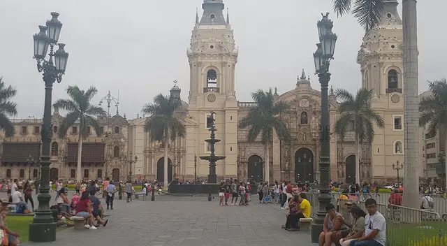 Plaza de Armas: Domingo 15 de marzo, 06:00 p. m.