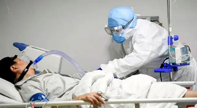 Hija de médico hace un llamado de atención a las personas mediante Twitter y se vuelve viral