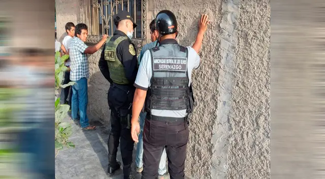 Agentes intervinieron a tres sujetos que bebían licor