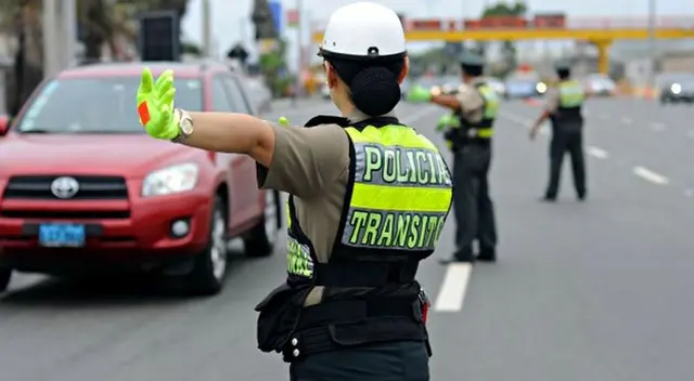 Las personas que incumplan con lo dispuesto por el Gobierno serán trasladadas a la comisaría más cercana. Las personas que incumplan con lo dispuesto por el Gobierno serán trasladadas a la comisaría más cercana.
