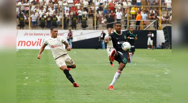 Demuestran los compadres que el fútbol va mas allá de un partido de fútbol. Demuestran los compadres que el fútbol va mas allá de un partido de fútbol.