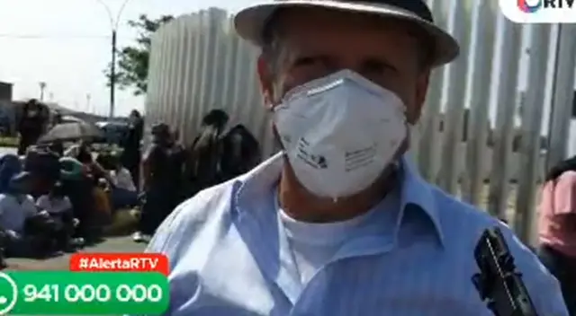 Los extranjeros denuncian la falta de información sobre su situación. Los extranjeros denuncian la falta de información sobre su situación.