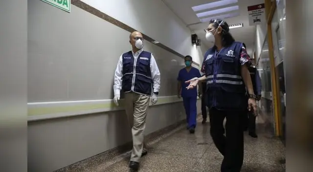 Ministro de Salud, Víctor Zamora, revisó las condiciones de salubridad del personal médico a cargo de los pacientes por el Covid-19. Ministro de Salud, Víctor Zamora, revisó las condiciones de salubridad del personal médico a cargo de los pacientes por el Covid-19.