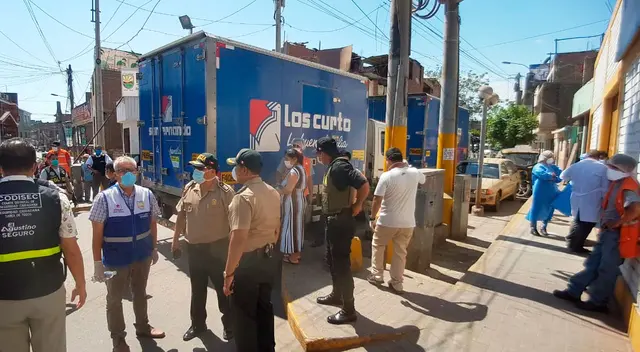 Autoridades en el lugar del asalto. Autoridades en el lugar del asalto.