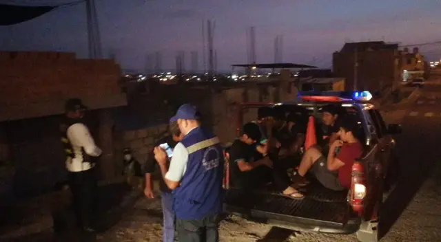 Los dueños de estos locales fueron multados con 860 soles. Los dueños de estos locales fueron multados con 860 soles.