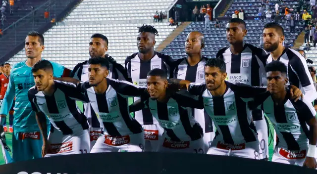 Alianza Lima mencionó a cuatro ídolos y generó polémica en redes sociales. Alianza Lima mencionó a cuatro ídolos y generó polémica en redes sociales.