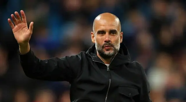 El estratega español no se quedó con los brazos cruzados ante la escasez de materiales médicos.