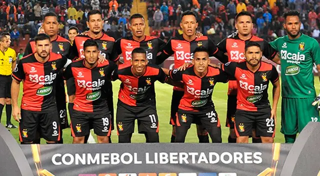 FBC Melgar es el segundo equipo peruano en salir campeón en su centenario. FBC Melgar es el segundo equipo peruano en salir campeón en su centenario.