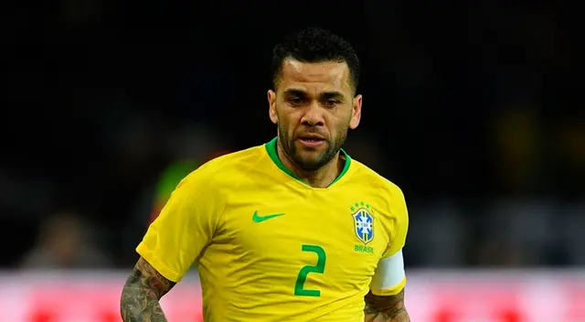 Dani Alves lamenta que su presidente, Bolsonaro, no se preocupe por el coronavirus.