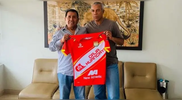 El técnico del Sport Huancayo, Valencia contento con cuidado de sus jugadores. El técnico del Sport Huancayo, Valencia contento con cuidado de sus jugadores.