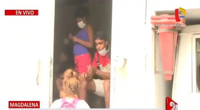 Familia vivía al interior de un camión.