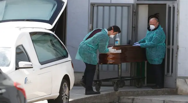 Tras la muerte de su padre de 79 años, Luis vive un completo calvario en España.