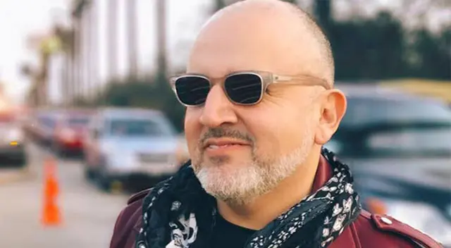 Beto Ortiz afirma que sin las personas el cielo se pone limpio y azul. Beto Ortiz afirma que sin las personas el cielo se pone limpio y azul.