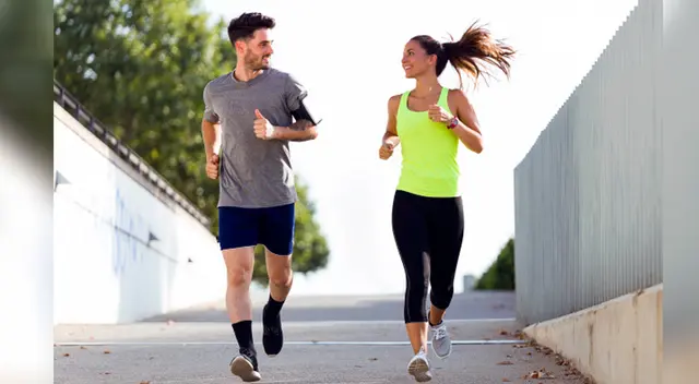 Atletas recorrieron en su azotea los 42 kilómetros.