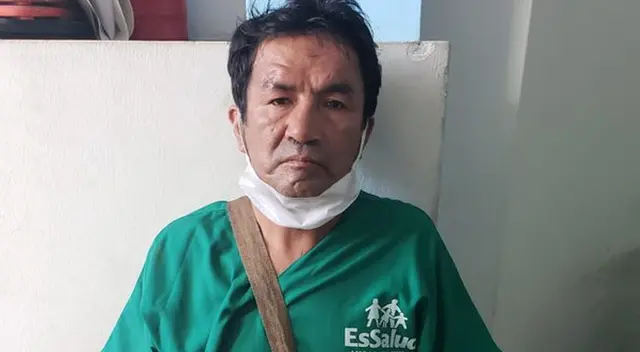 Hombre se vistió de médico para salir a la calle. Foto: La República Hombre se vistió de médico para salir a la calle. Foto: La República