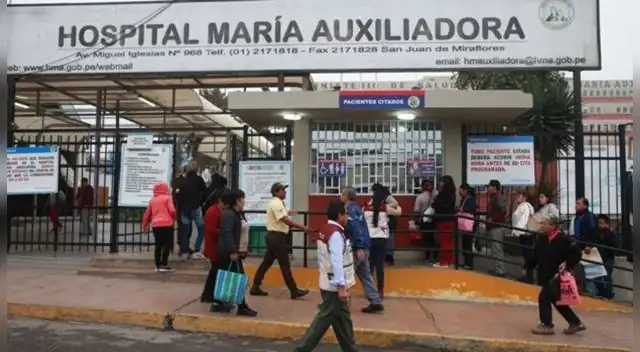 El hospital de San Juan de Miraflores tiene muchos doctores en cuarentena por haber asistido a una reunión con la ginecóloga que tenía coronavirus. El hospital de San Juan de Miraflores tiene muchos doctores en cuarentena por haber asistido a una reunión con la ginecóloga que tenía coronavirus.