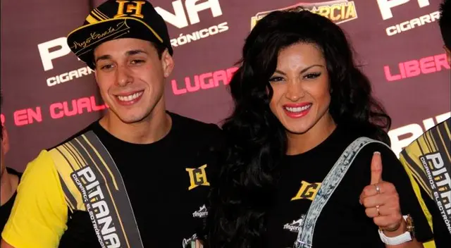 Hugo García recibe saludo de Michelle Soifer. Hugo García recibe saludo de Michelle Soifer.