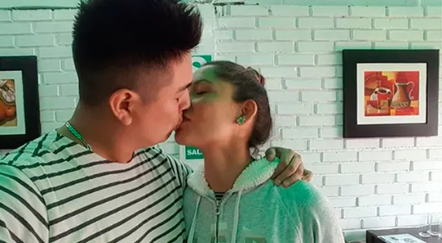 Leonard León muestra en Instagram como se comunica con su pareja Olenka Cuba.