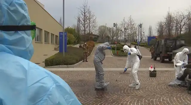 Rusia envió una brigada de médicos, epidemiólogos y especialistas de las fuerzas de defensa radiológica, química y biológica del Ministerio de Defensa a Italia. Rusia envió una brigada de médicos, epidemiólogos y especialistas de las fuerzas de defensa radiológica, química y biológica del Ministerio de Defensa a Italia.