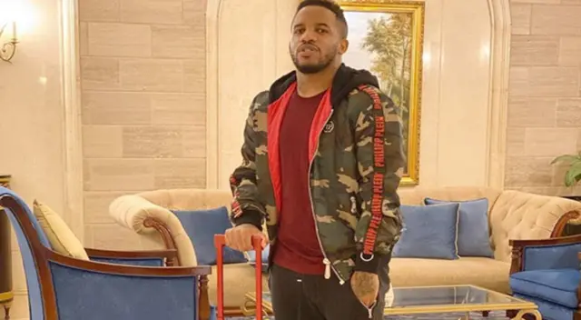 El futbolista no ha confirmado aún si regresó con la salsera. El futbolista no ha confirmado aún si regresó con la salsera.