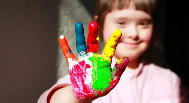 Mediante un trámite especial que ofrece la Policía en su página web, las personas con autismo podrán salir una vez al día durante. Mediante un trámite especial que ofrece la Policía en su página web, las personas con autismo podrán salir una vez al día durante.