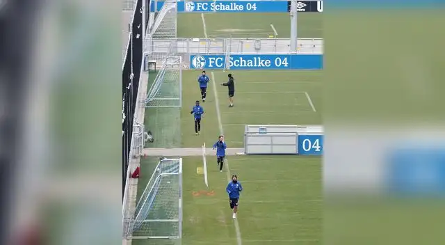 Los jugadores respetan la distancia