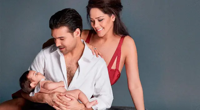 Karen Schwarz le corta el cabello a Ezio Oliva. Karen Schwarz le corta el cabello a Ezio Oliva.