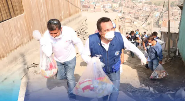 Reparto de canastas en Comas. Reparto de canastas en Comas.