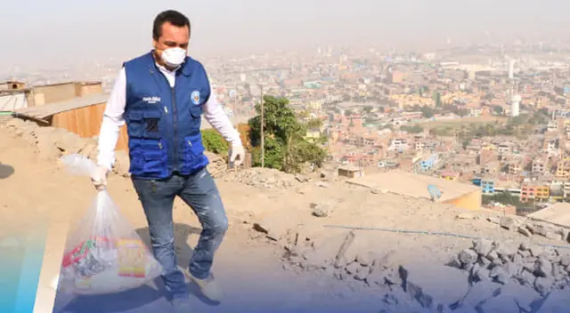 Reparto de canastas en Comas. Reparto de canastas en Comas.