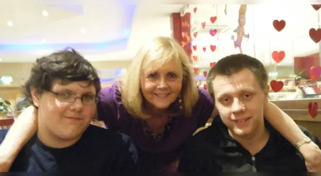 Este desgarrador hecho ocurrió en Inglaterra. Este desgarrador hecho ocurrió en Inglaterra.