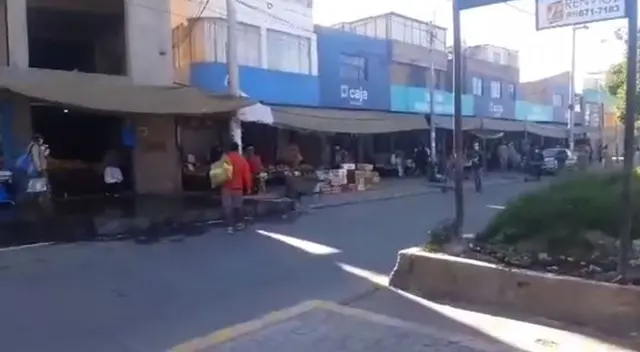 Hombre con síntomas de COVID-19 se desvaneció en la calle. Hombre con síntomas de COVID-19 se desvaneció en la calle.