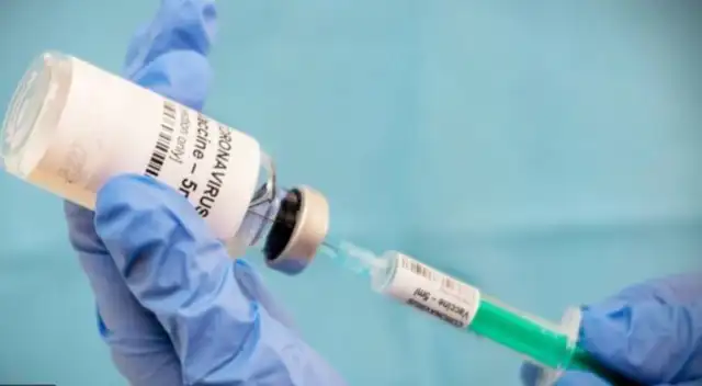 La vacuna ha sido denominada como mRNA-1273.