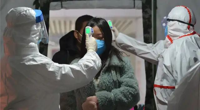 Altos cargos del Gobierno local de Pingdingshan, ciudad de la que depende el condado de China, han intentado calmar a la población.
