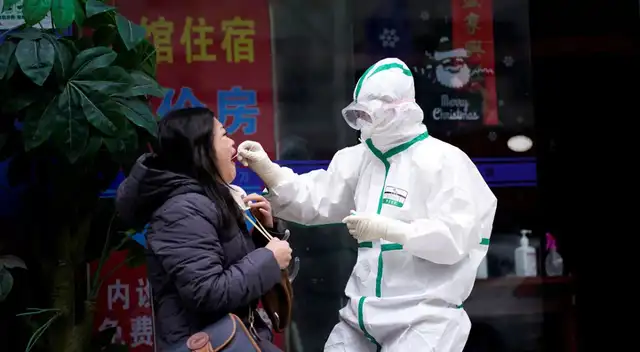 Altos cargos del Gobierno local de Pingdingshan, ciudad de la que depende el condado de China, han intentado calmar a la población.