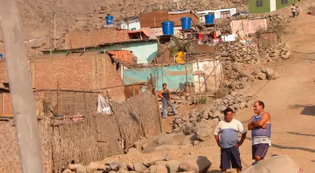 Vecinos de Carabayllo no tienen agua hace 15 días. Foto referencial.