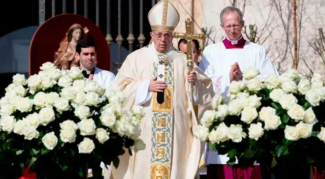 Papa Francisco ofrece misa en el inicio de la Semana Santa Papa Francisco ofrece misa en el inicio de la Semana Santa