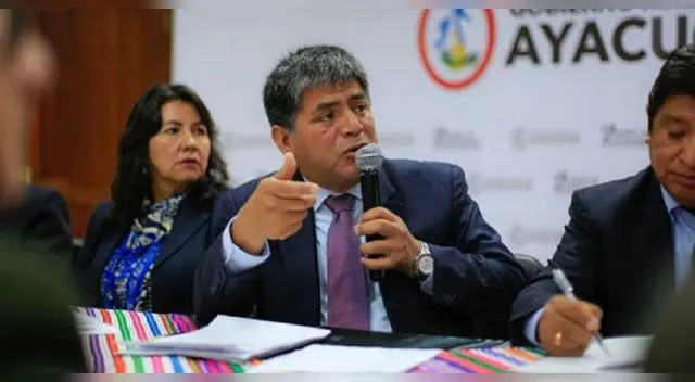 El gobernador regional de Ayacucho, Carlos Rúa Carbajal, invoca al gobierno que se acelera la compra de pruebas y de equipos para hacerle frente al coronavirus. El gobernador regional de Ayacucho, Carlos Rúa Carbajal, invoca al gobierno que se acelera la compra de pruebas y de equipos para hacerle frente al coronavirus.